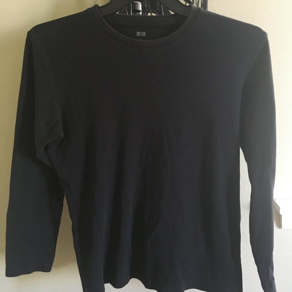 Uniqlo black long sleeve